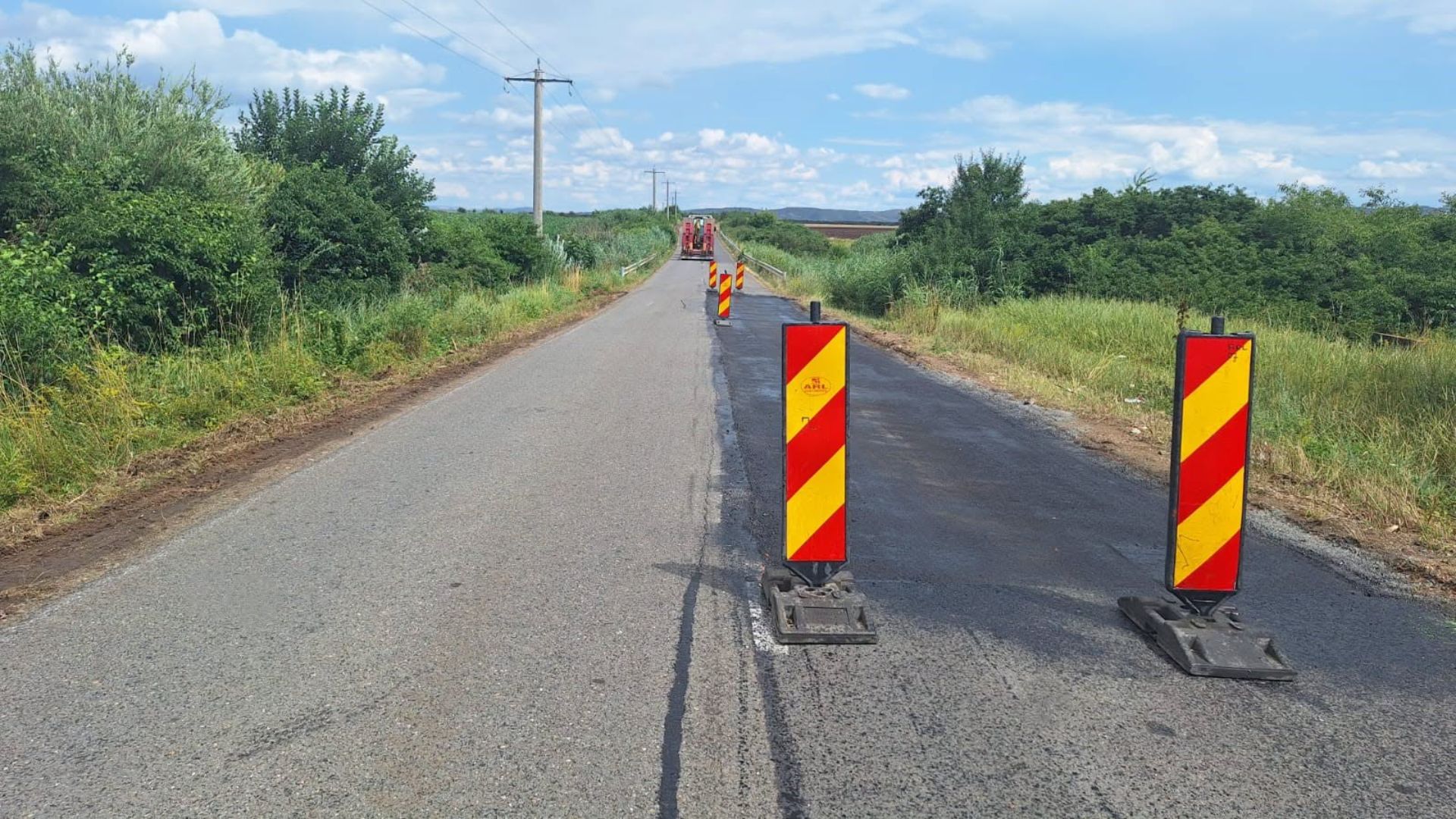 Drum important intre Cluj si Alba in renovare Consiliul Judetean Cluj modernizeaza sectorul DJ 107F Luncani pentru o circulatie mai sigura