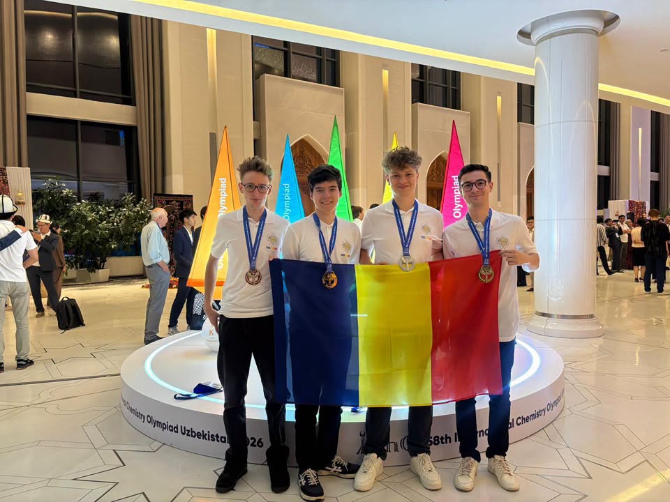 Elevi români recompensați cu medalii de aur, argint și bronz la Olimpiada Internațională de Chimie din Uzbekistan 2 Elevi romani recompensati cu medalii de aur argint si bronz la Olimpiada Internationala de Chimie din Uzbekistan