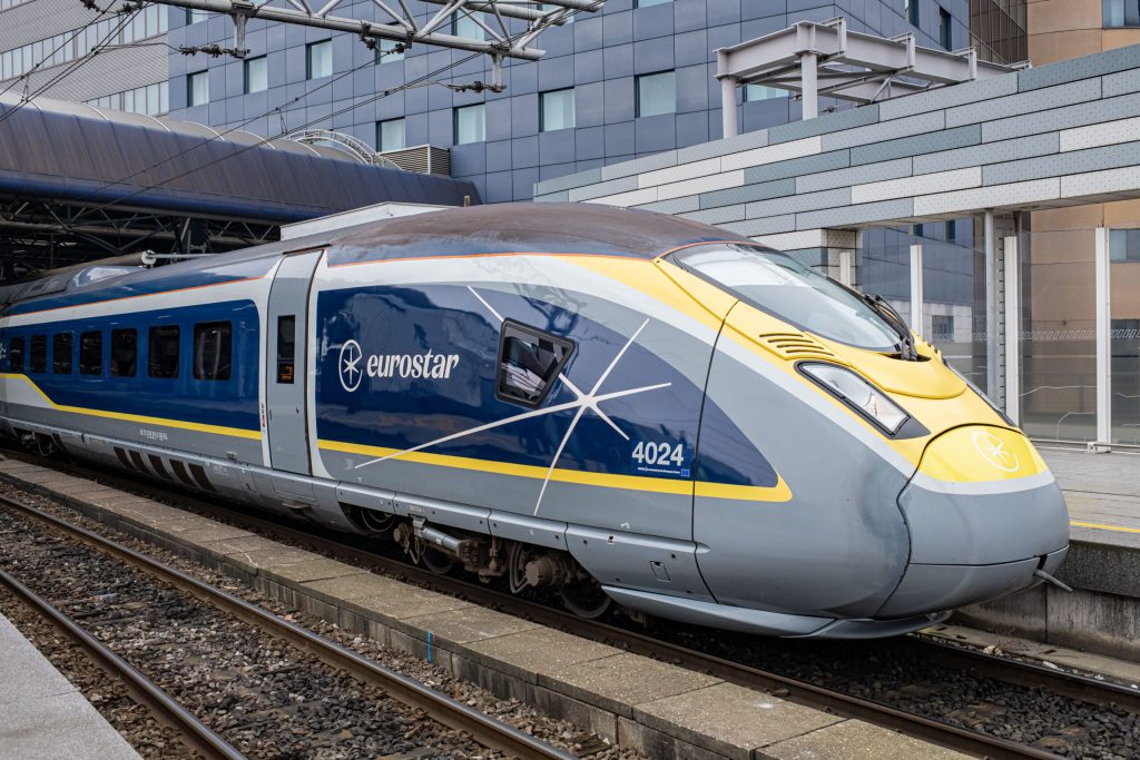 Europa se pregătește pentru veri de 55°C. Eurostar își reconfigurează trenurile din cauza schimbărilor climatice. 2 Europa se pregateste pentru veri de 55C Eurostar isi reconfigureaza trenurile din cauza schimbarii climatice