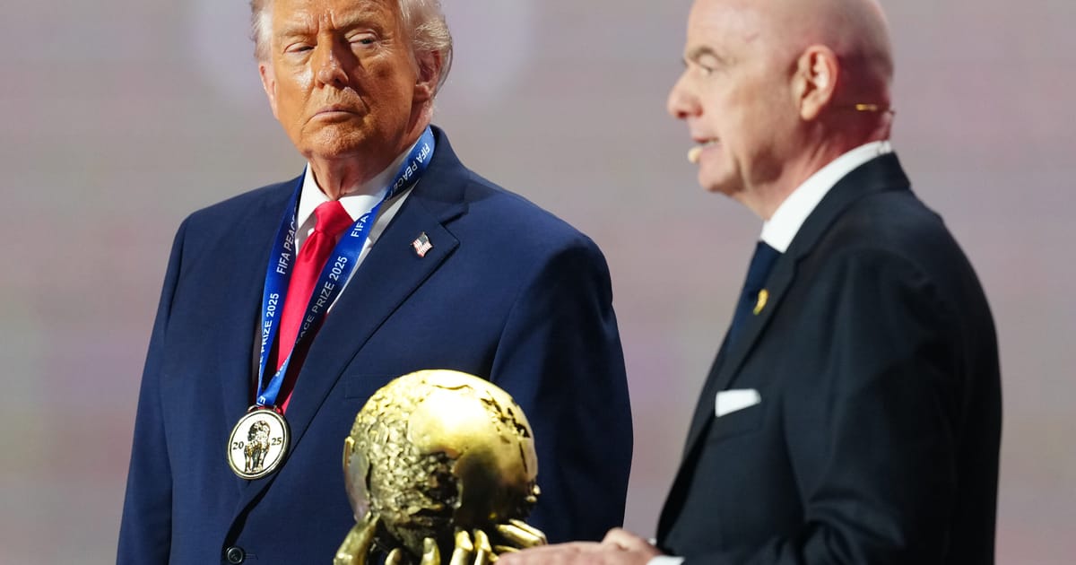Europarlamentarii cer FIFA să-l examineze pe președintele Infantino în legătură cu premiul de pace acordat lui Trump. 2 Europarlamentarii cer FIFA sa l examineze pe presedintele Infantino in legatura cu premiul de pace acordat lui Trump