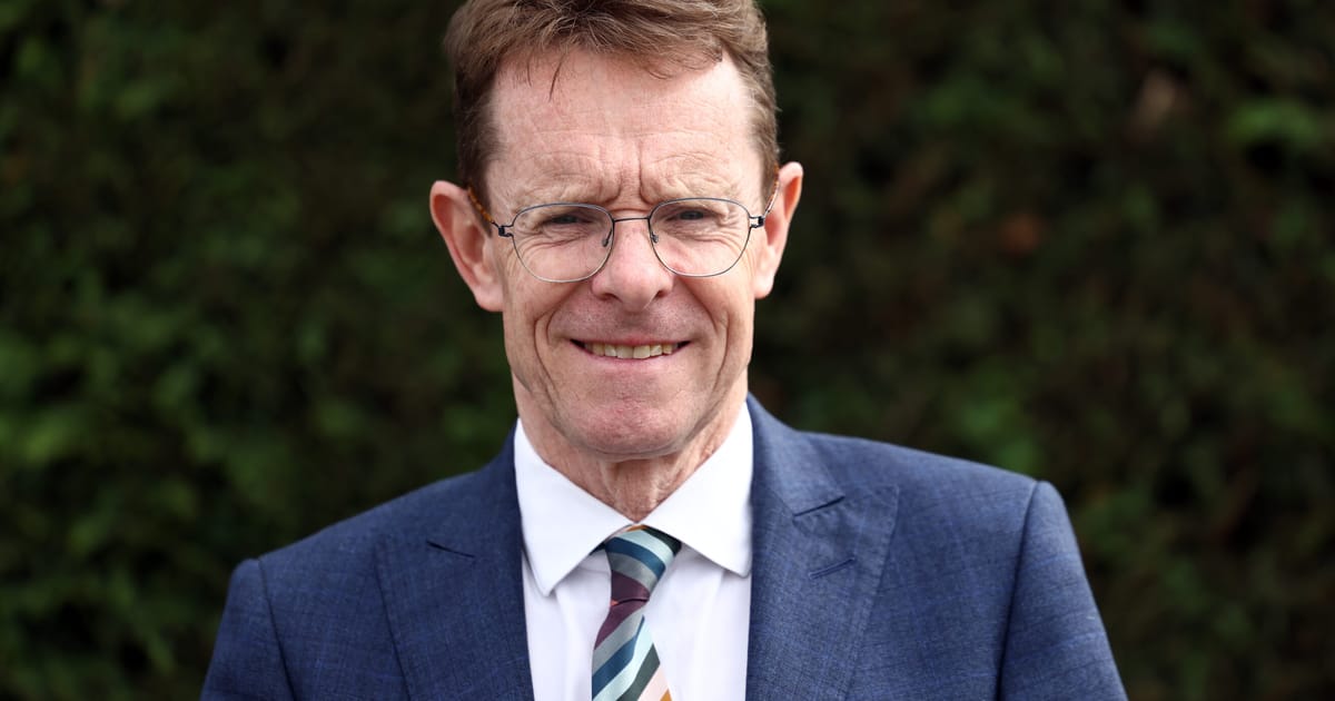 Fostul primar conservator Andy Street, candidatul pentru supravegherea rețelelor feroviare naționalizate din Marea Britanie. 2 Fostul primar conservator Andy Street candidatul pentru supravegherea retelelor feroviare nationalizate din Marea Britanie