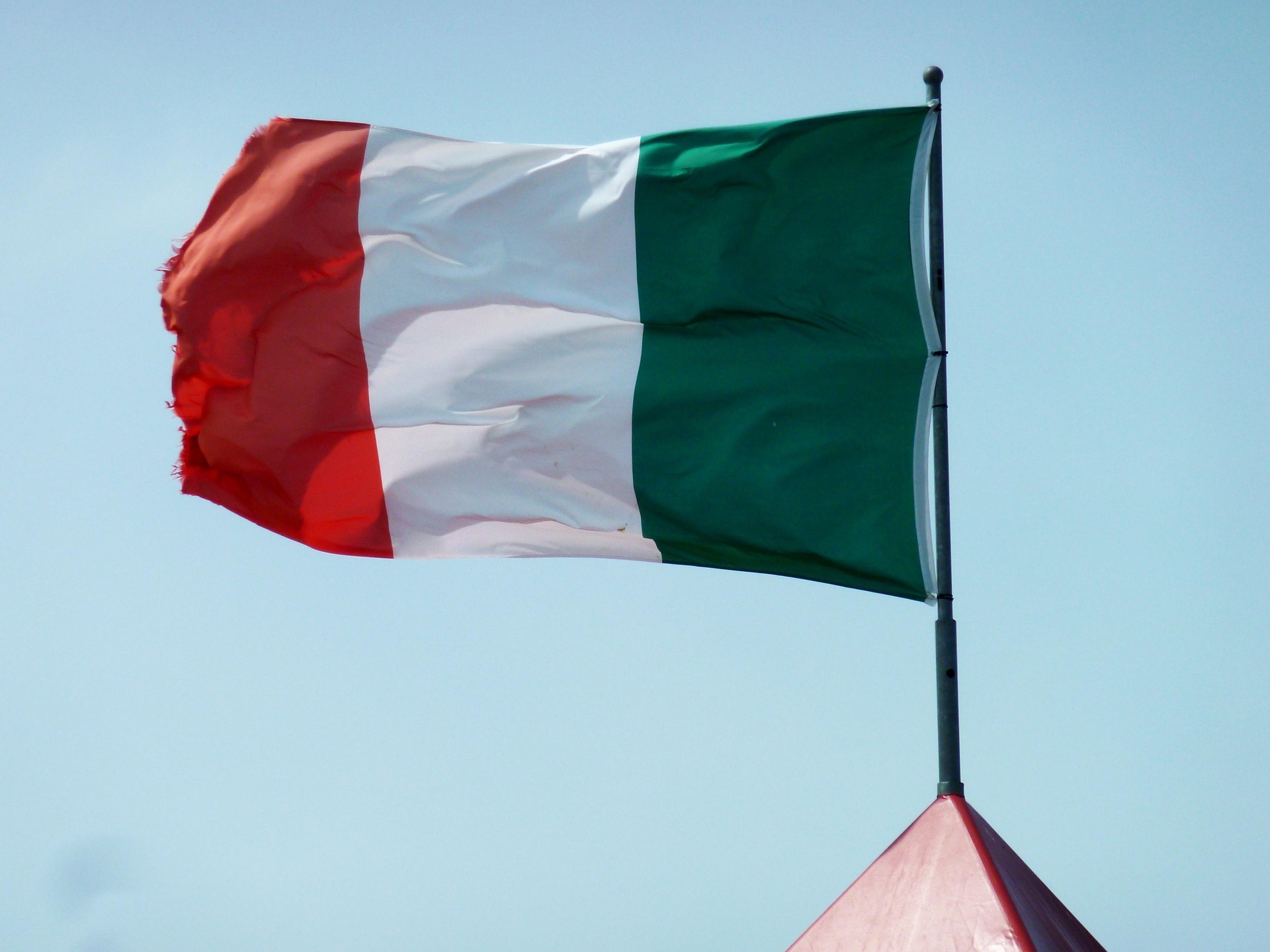 Italia: Doi morți în urma unei explozii la o fabrică de artificii 2 Italia Doi mortii in urma unei explozii la o fabrica de artificii