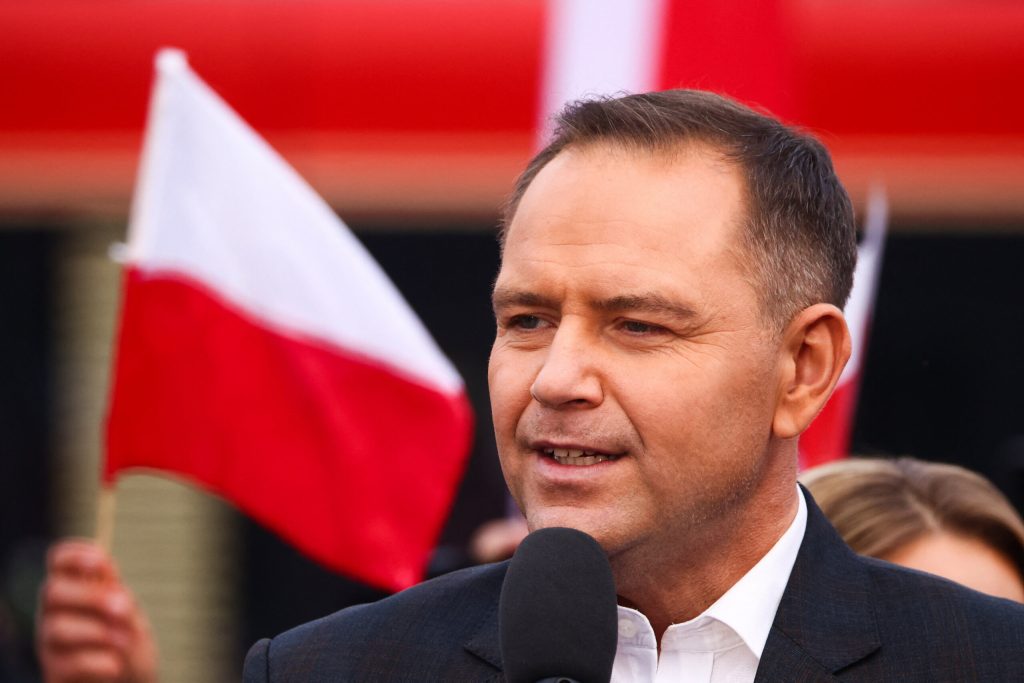 Karol Nawrocki solicită Parlamentului să interzică steagul Armatei Insurgente Ucrainene în Polonia: Nu dorim să-l vedem aici. 2 Karol Nawrocki solici ta Parlamentului sa interzica steagul Armatei Insurgente Ukrainene in Polonia Nu dorim sa l vedem aici