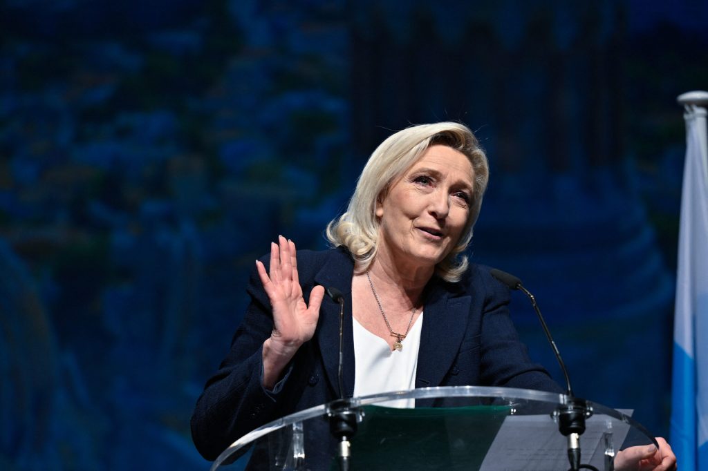 Marine Le Pen va afla marți dacă se poate înscrie în competiția pentru alegerile prezidențiale din Franța. 2 Marine Le Pen va afla marti daca se poate inscrie in competitia pentru alegerile prezidentiale din Franta
