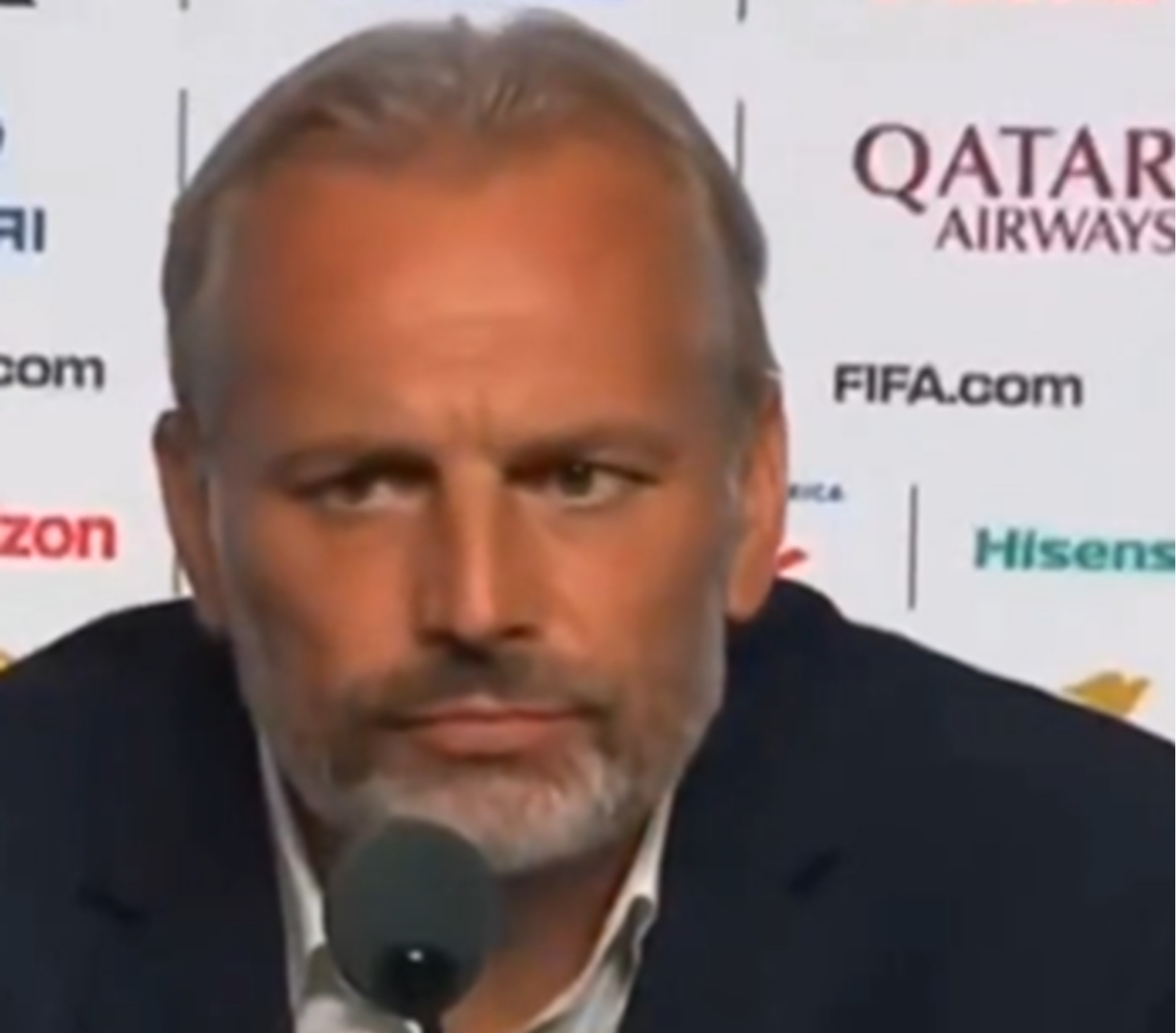 Moment emoționant la Cupa Mondială: Un selecționer a aflat de moartea tatălui său în timpul conferinței de presă. 2 Moment emotionant la Cupa Mondiala Un selecioner a aflat de moartea tatalui sau in timpul conferintei de presa