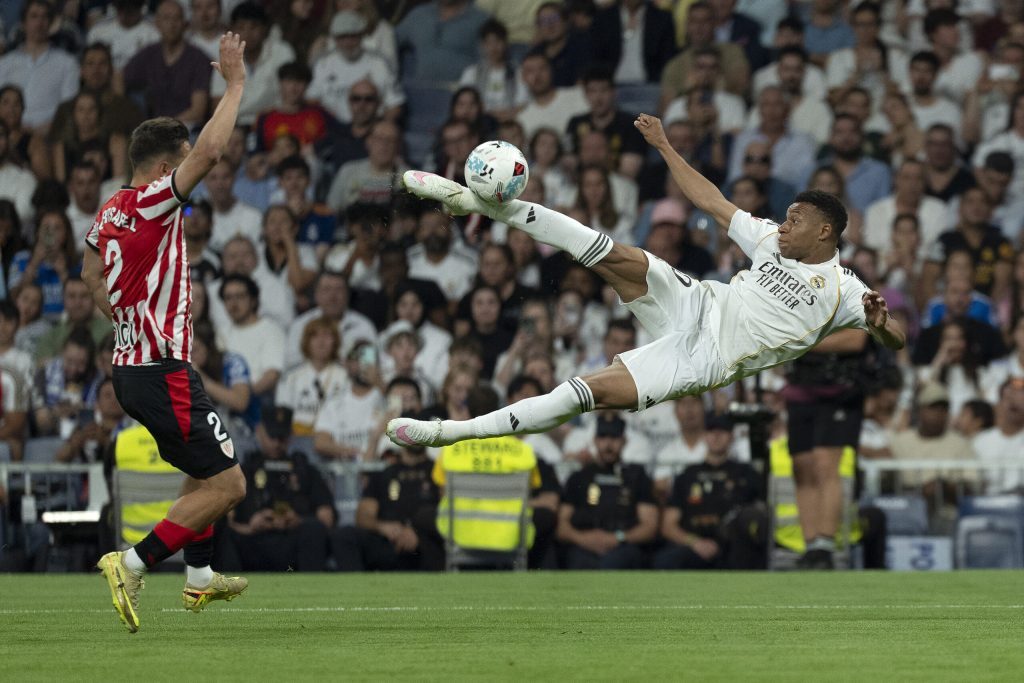 Mourinho respiră ușurat: Trei staruri de la Real Madrid se întorc înainte de noul sezon. 2 Mourinho respira usurat Trei staruri de la Real Madrid se intorc inainte de noul sezon