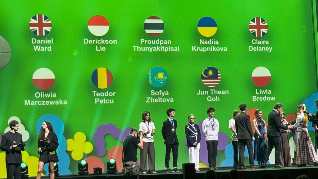 Patru elevi români au câștigat medalii la Olimpiada Internațională de Biologie. 3 Patru elevi romani au castigat medalii la Olimpiada Internationala de Biologie
