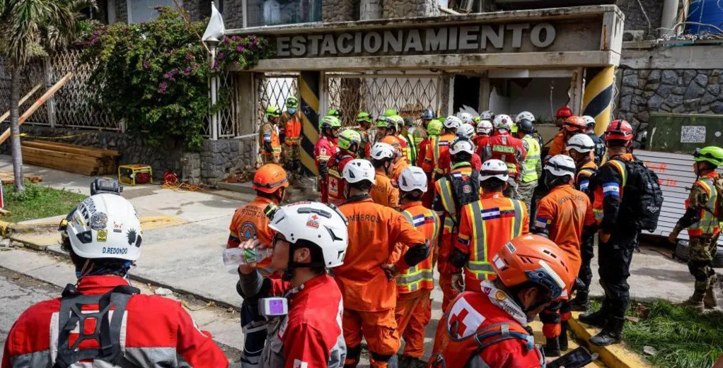 Povestea de supravietuire care depaseste orice scenariu de film Un paznic prins sub darimaturi in urma cutremurelor din Venezuela a fost salvat dupa 8 zile
