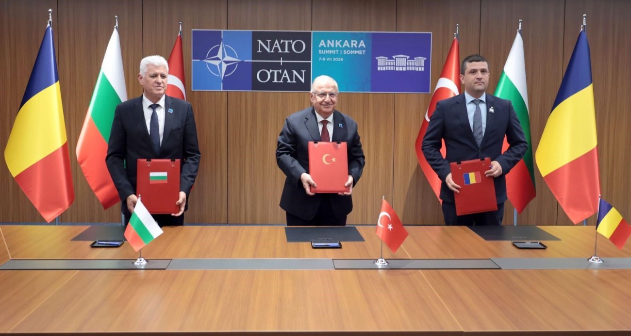 Radu Miruță a semnat în Turcia extinderea grupului operativ pentru combaterea minelor din Marea Neagră. 2 Radu Mirutza a semnata in Turcia extinderea grupului operativ pentru combaterea minelor din Marea Neagra