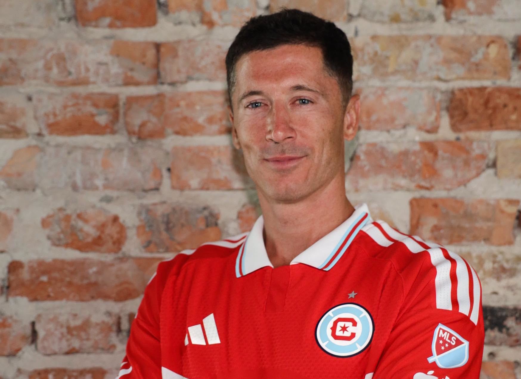 Robert Lewandowski prezentat oficial la Chicago Fire Scopul meu este sa obtin trofee