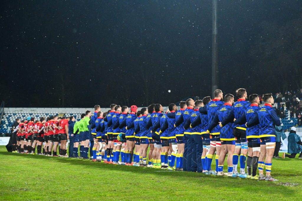 România suferă o înfrângere în fața Chile la debutul Cupei Națiunilor World Rugby și atinge cea mai slabă poziție din istoria sa în clasamentul mondial. Rezultatele complete ale primei etape. 2 Romnia sufera o infrangere in fata Chile la debutul Cupei Natiunilor World Rugby si atinge cea mai slaba pozitie din istoria sa in clasamentul mondial Rezultatele complete ale primei etape