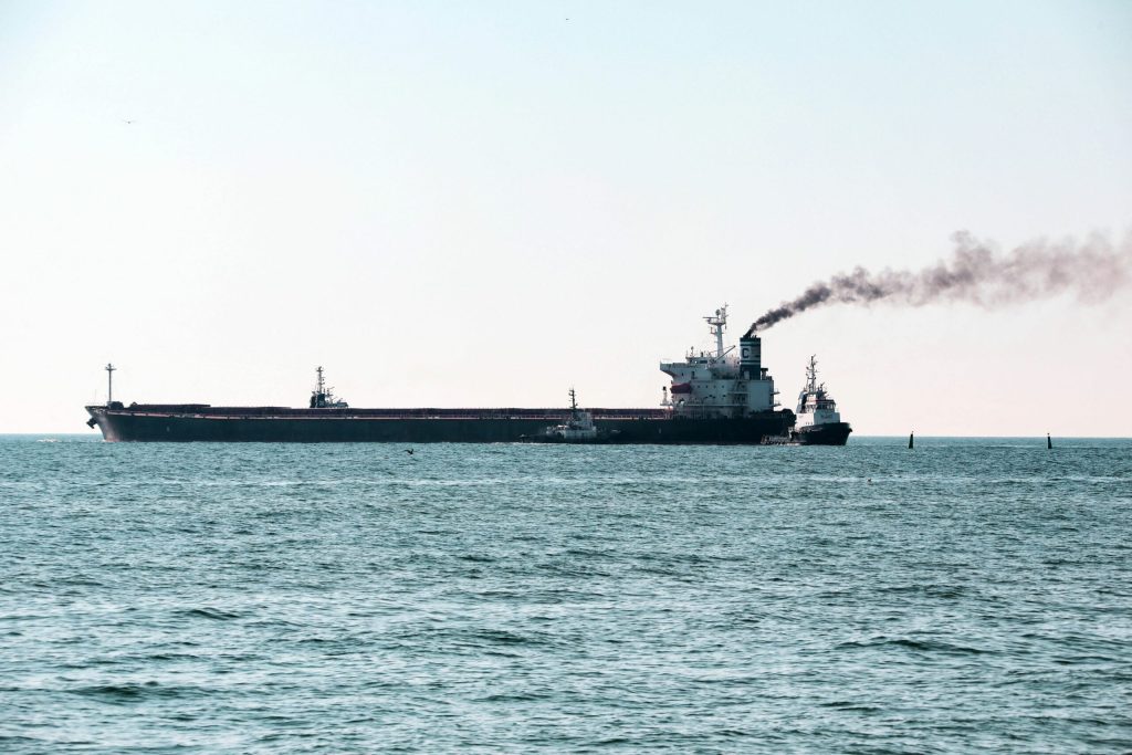 Rusia susține că a atacat portul Chornomorsk din Ucraina, iar activitățile unui important grup agricol au fost suspendate. 2 Rusia sustine ca a atacat portul Chornomorsk din Ucraina iar activitatile unui important grup agricol au fost suspendate