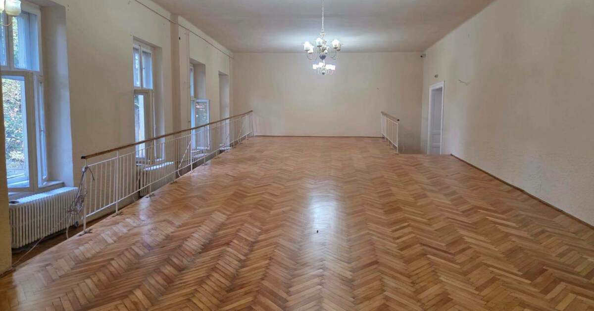 Sala festiva a Colegiului National Banatean modernizata complet Elevii vor avea acces la un sistem audio si de iluminat profesionist