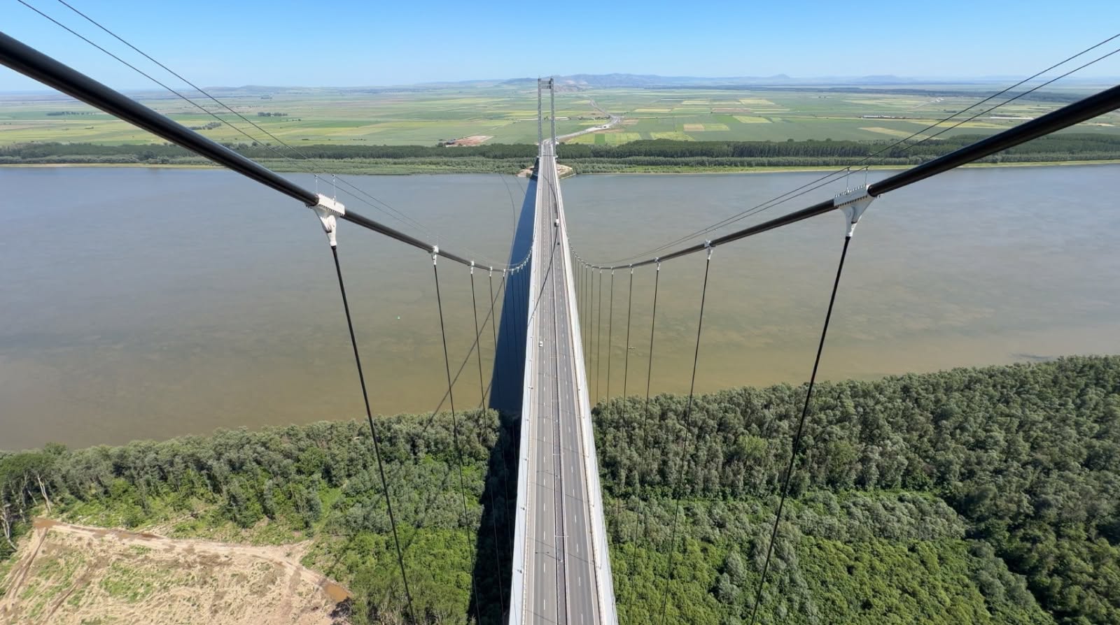 Se reia circulatia pe calea 2 a Podului peste Dunare Trafic restrictionat pe DN2S