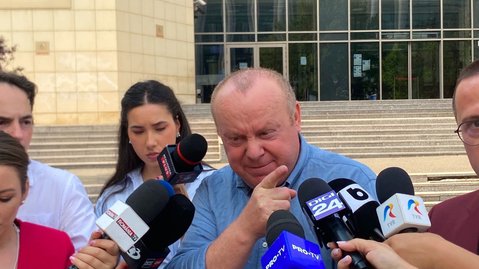 Șeful azilelor ilegale din Bihor contestă acuzațiile. Ce spune despre Ilie Bolojan. 2 Seful azilelor ilegale din Bihor contesta acuzatiile Ce spune despre Ilie Bolojan
