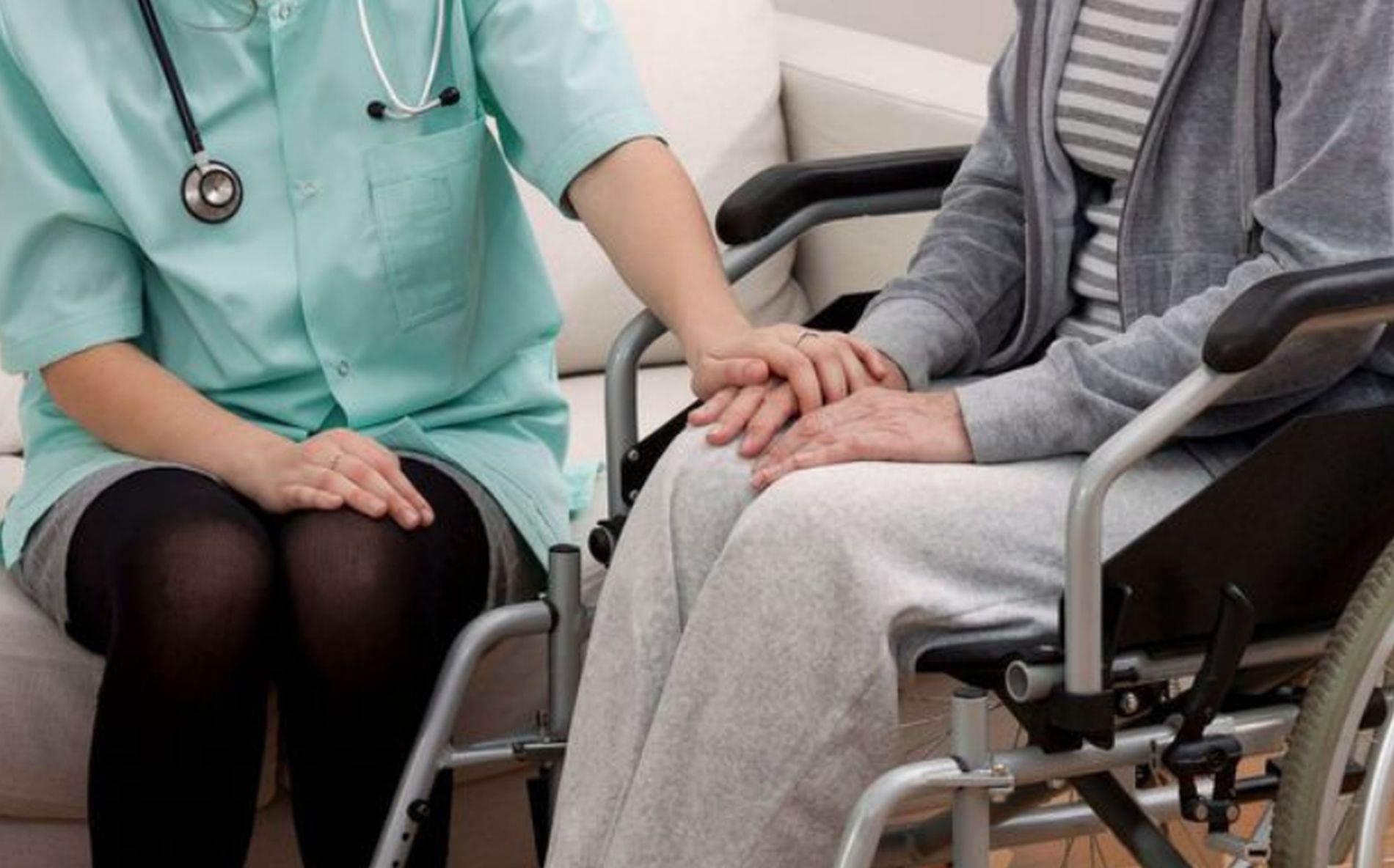 Sute de copii și adulți cu handicap sever depind de asistența personală în Cluj. Primăria a prezentat raportul pentru primele șase luni din 2026. 2 Sute de copii si adulti cu handicap sever depend de asistenta personala in Cluj Primaria a prezentat raportul pentru primele sase luni din 2026
