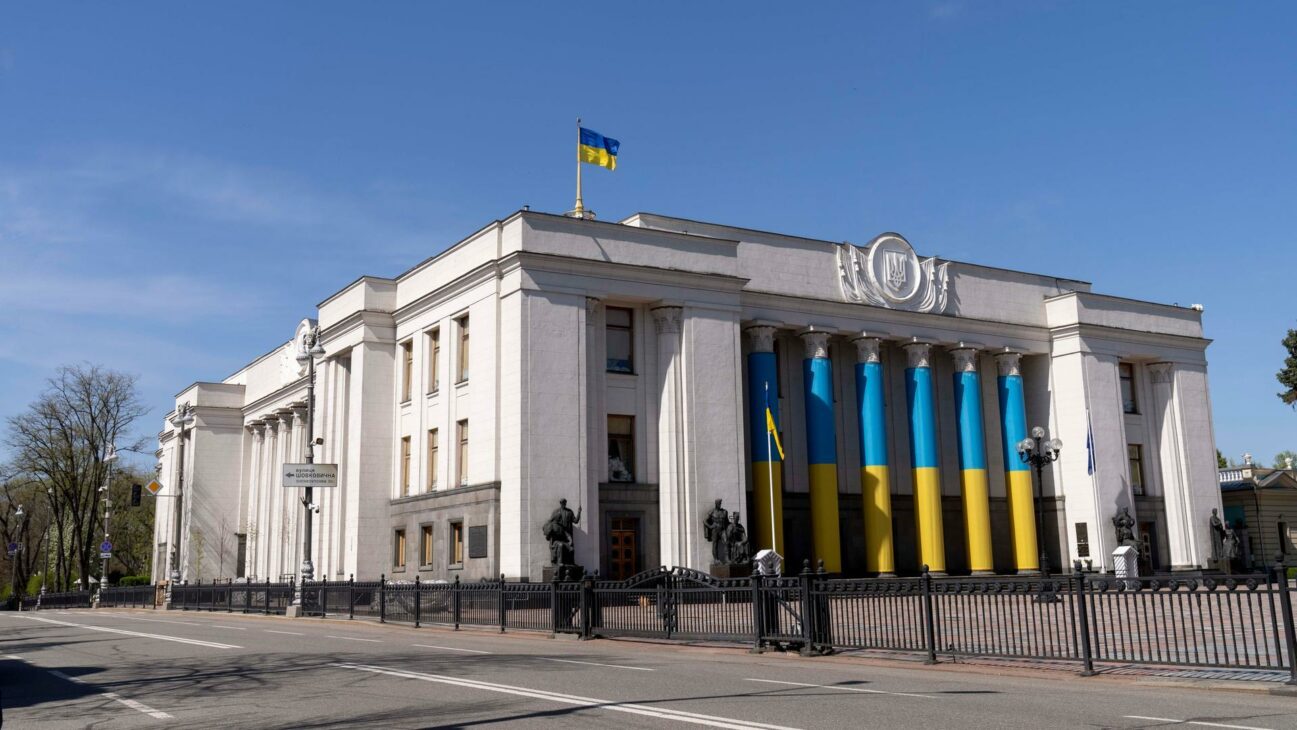 Ucraina a extins pentru a 20 a oara starea de urgenta si mobilizarea militara
