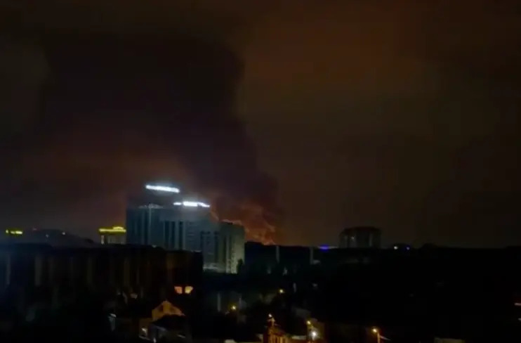 Ucraina loveste o rafinarie din sudul Rusiei pe loc si mai multe tinte militare din Crimeea si Lugansk conform raportarilor din presa ucraineana