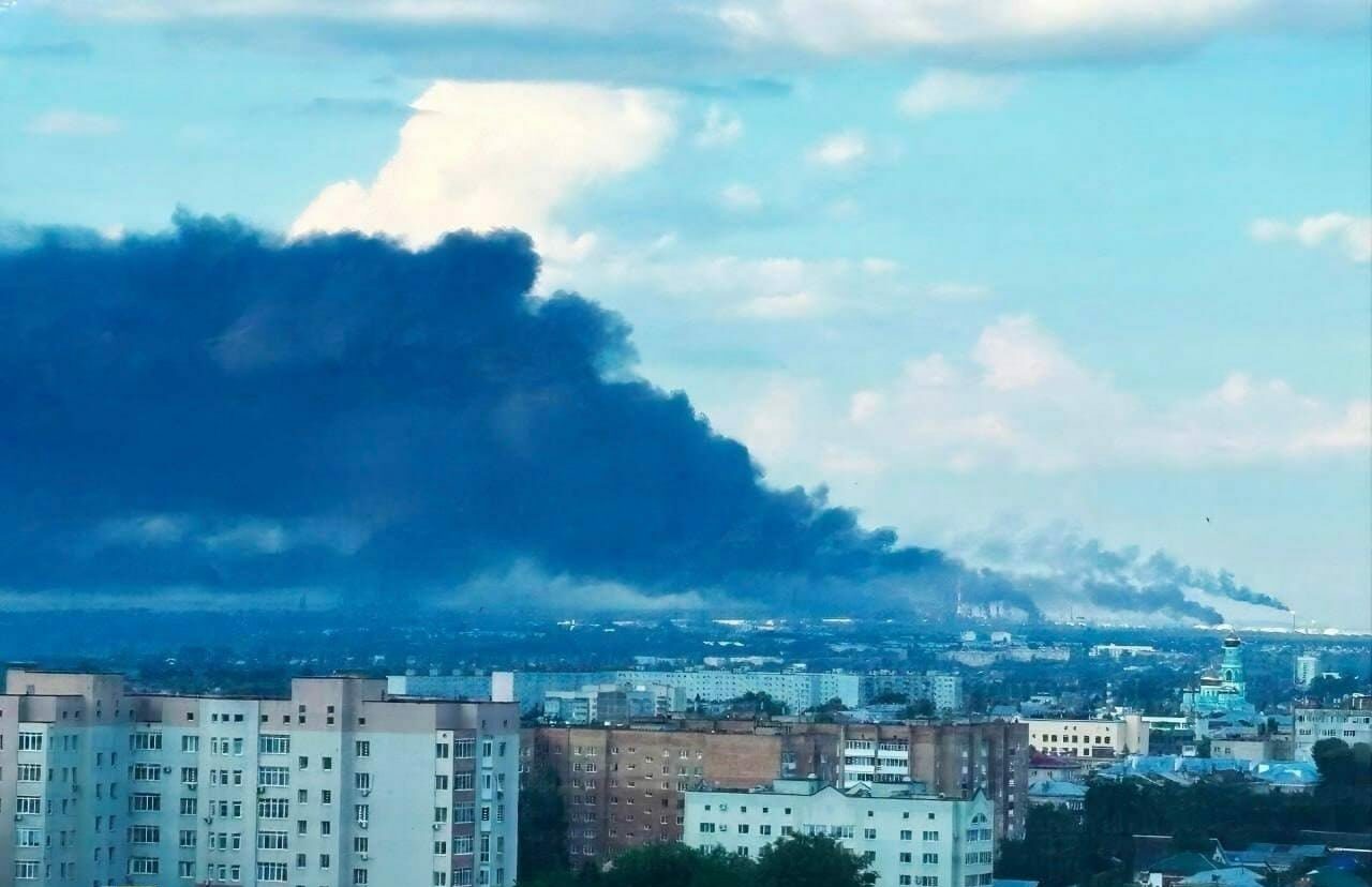 Ucraina neagă un nou atac asupra Rusiei. Dronele au vizat o rafinărie de petrol din Sizran. 2 Ucraina neaga un nou atac asupra Rusiei Dronele au vizat o rafinarie de petrol din Sizran