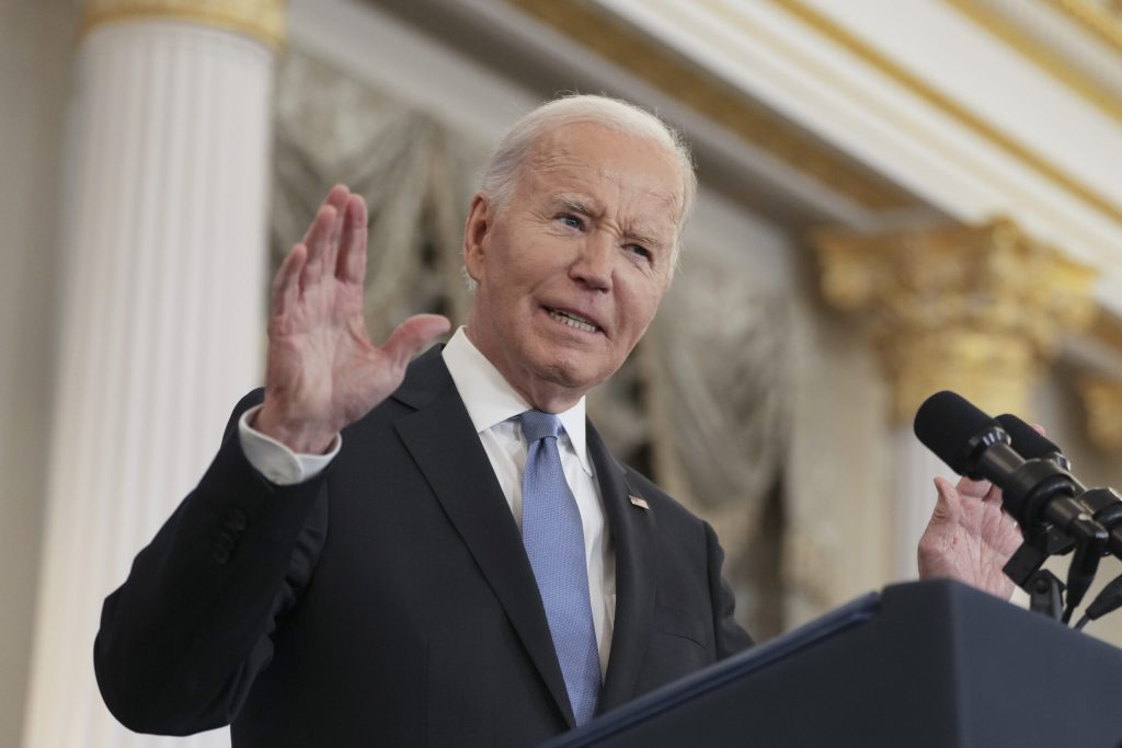 „Uimitor, ce eșec!” / Biden îl atacă pe Trump, acuzându-l de corupție și narcisism. 2 Uimitor ce esec Biden il ataca pe Trump acuzandu l de coruptie si narcisism