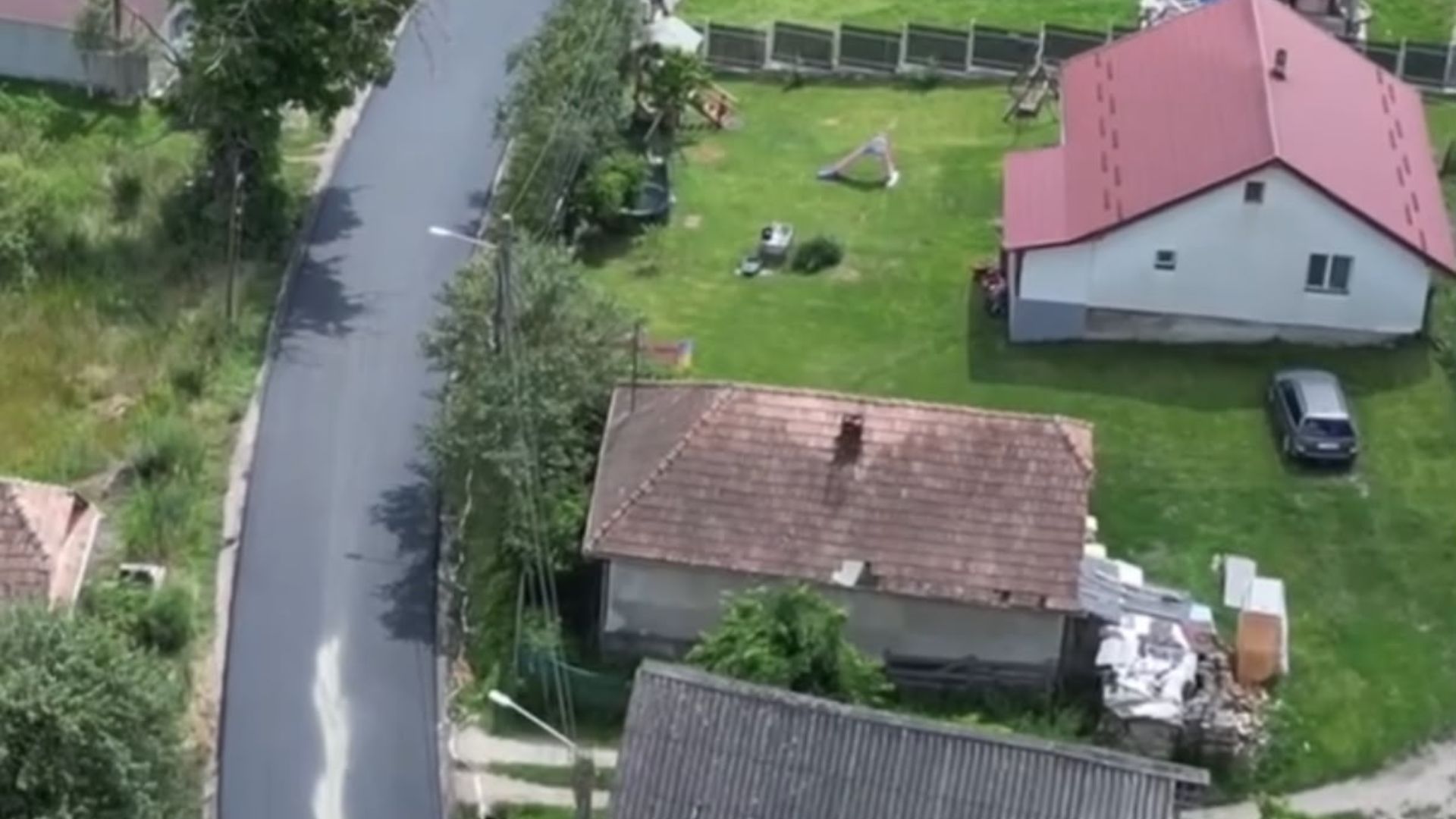 Un nou drum transformă o zonă impresionantă din Cluj! Porțiunea către „satul de piatră” Chidea este aproape terminată. 2 Un nou drum transforma o zona impresionanta din Cluj Portiunea catre satul de piatra Chidea este aproape terminata