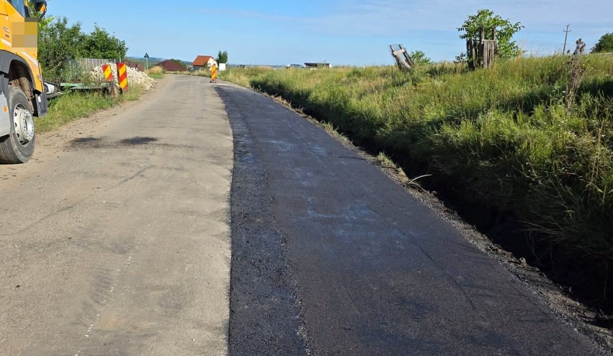 Vești așteptate cu nerăbdare de clujenii dintr-o zonă complet neglijată: Drumul spre oraș va suferi o transformare radicală, eliberându-se de praf, noroi și gropi. 2 Vesti asteptate cu nerabdare de clujenii dintr o zona complet neglijata Drumul spre oras va suferi o transformare radicala eliberandu se de praf noroi si gropi