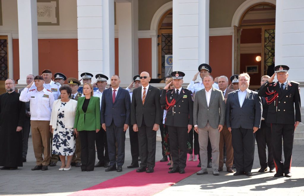 FOTO. Raed Arafat a ajuns la Cluj-Napoca! Imagini de la evenimentul care a adunat sute de oameni. 2 foto raed arafat a ajuns la cluj napoca imagini de la evenimentul care a adunat sute de oameni