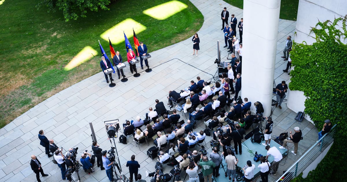 Liderii coaliției germane ajung la un consens privind reforma fiscală pentru a inversa pierderile majore de popularitate. 2 liderii coalitiei germane ajung la un consens privind reforma fiscala pentru a inversa pierderile majore de popularitate