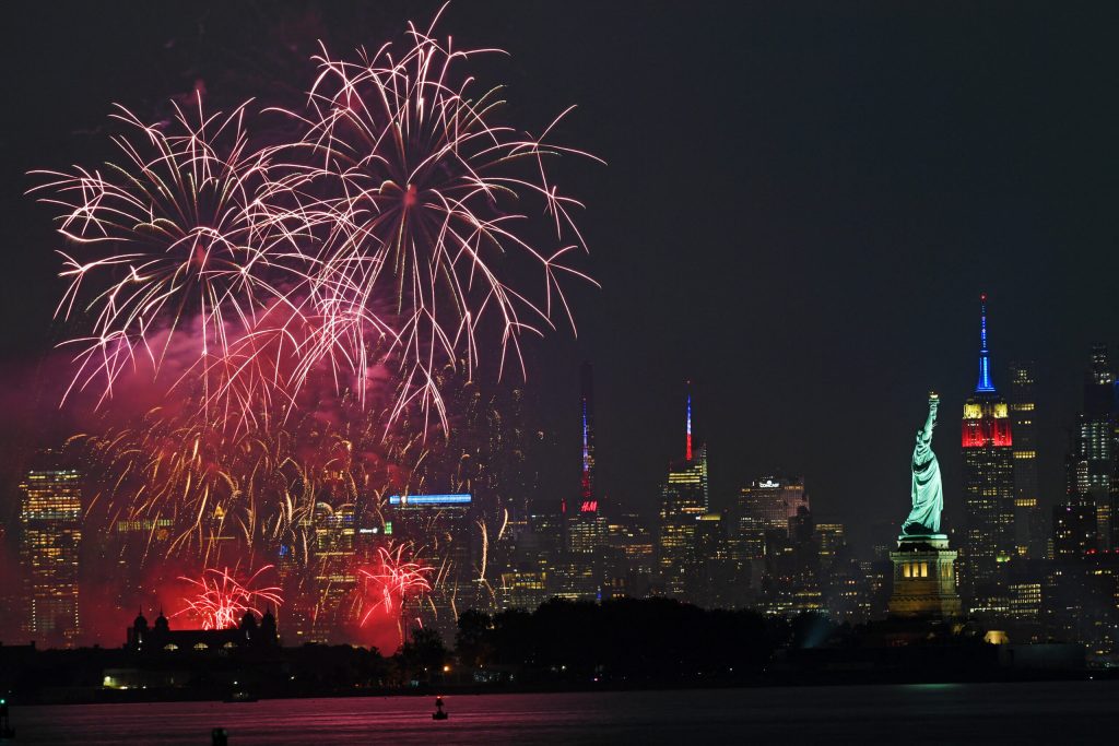 spectacol impresionant pe cerul americii cele mai spectaculoase focuri de artificii planificate pentru 4 iulie