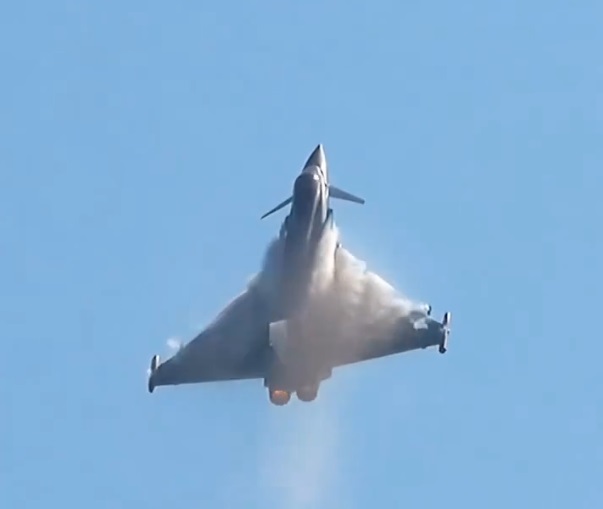 update ro alert in tulcea tinte aeriene la 20 km de insula serpilor ucraina mapn aeronave de lupta au fost mobilizate