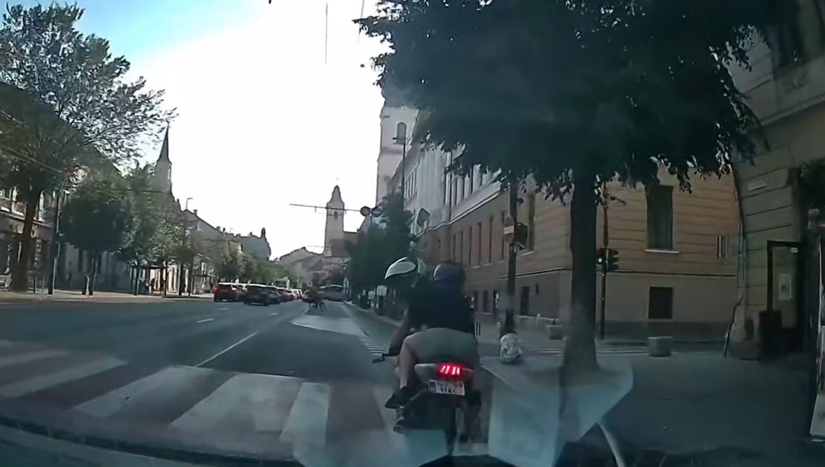VIDEO. Șofer stresat pe banda de autobuz în centrul Clujului din cauza unui motociclist. Numărul injuriilor pe secundă îl depășește pe cel al cuvintelor! 2 video sofer stresat pe banda de autobuz in centrul clujului din cauza unui motociclist numarul injuriilor pe secunda il depaseste pe cel al cuvintelor