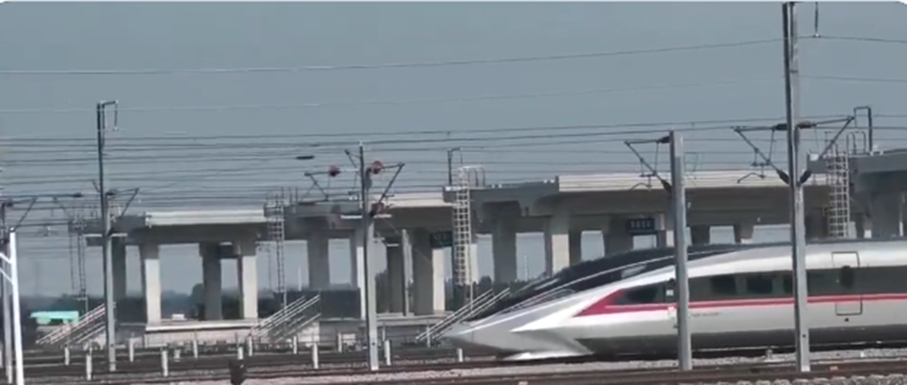 800 km/h în doar 5,3 secunde! China a testat un tren ce pare desprins din filme. VIDEO 2 800 km h in doar 5 3 secunde China a testat un tren ce pare desprins din filme VIDEO