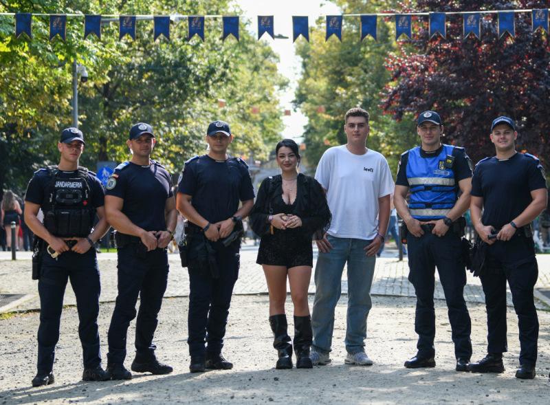 97 de sancțiuni în prima zi a UNTOLD. Polițiștii și jandarmii din Cluj-Napoca au asigurat un climat de siguranță la cel mai important eveniment din oraș. 2 97 de sanciuni n prima zi a UNTOLD Poliitii i jandarmii din Cluj Napoca au asigurat un climat de siguran la cel mai important eveniment din ora