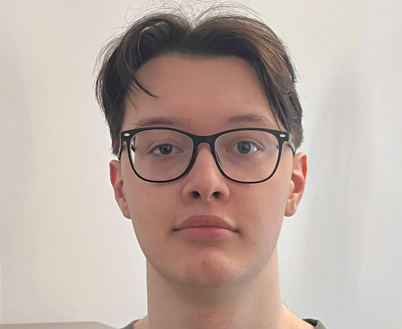 ALERTĂ în Cluj! Un tânăr de doar 19 ani a dispărut de ieri dimineață și nu a fost găsit. Familia îl caută cu disperare: David nu s-a mai întors acasă. 4 ALERTA in Cluj Un tanar de doar 19 ani a disparut de ieri dimineata si nu a fost gasit Familia il cauta cu disperare David nu s a mai intors acasa