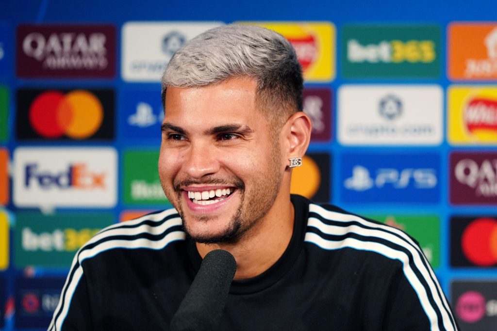 Arsenal l-a cumpărat pe Bruno Guimaraes de la Newcastle pentru 75 de milioane de lire sterline. 2 Arsenal l a cumparat pe Bruno Guimaraes de la Newcastle pentru 75 de milioane de lire sterline