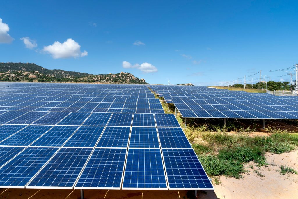 Asociația Prosumatorilor cere TVA zero pentru sistemele fotovoltaice și baterii: România nu poate aștepta ploile pentru a obține energie sigură. 3 Asociatia Prosumatorilor cere TVA zero pentru sistemele fotovoltaice si baterii Romania nu poate astepta ploile pentru a obtine energie sigura