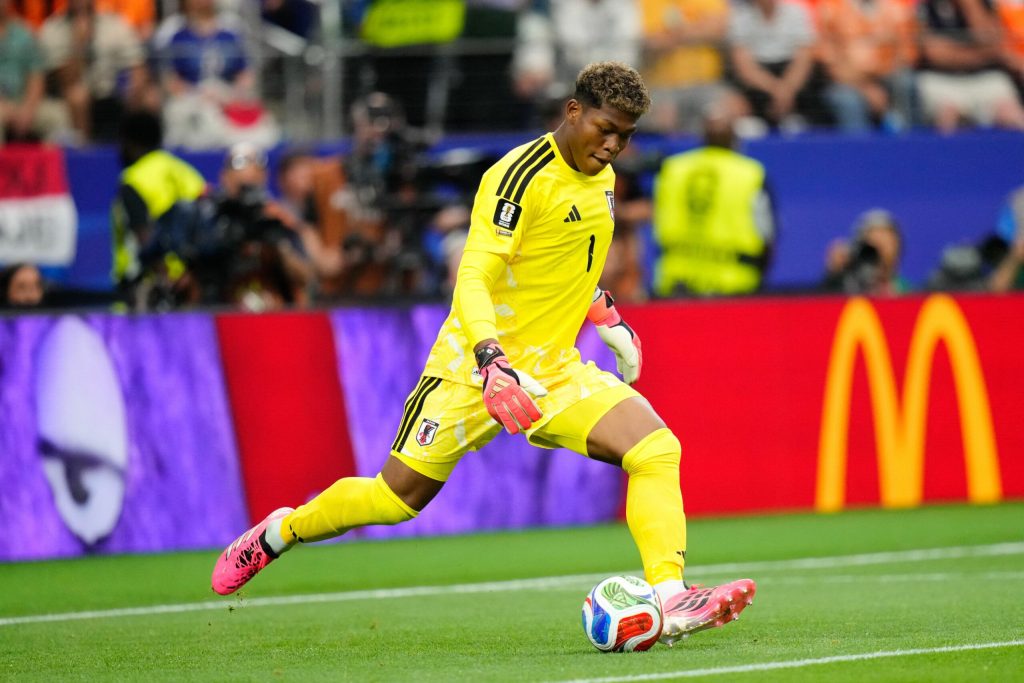 Aston Villa a convenit transferul portarului Zion Suzuki de la Parma pentru suma de 35 de milioane de euro
