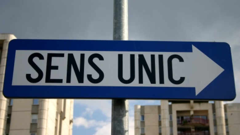 Atenție, șoferi din Cluj-Napoca! Nou sens unic într-un cartier începând de miercuri: O stradă va permite circulația doar într-o direcție, pe coborâre. 2 Atentie soferi din Cluj Napoca Nou sens unic dintr un cartier incepand de miercuri O strada va permite circulatia doar dintr o directie pe coboare