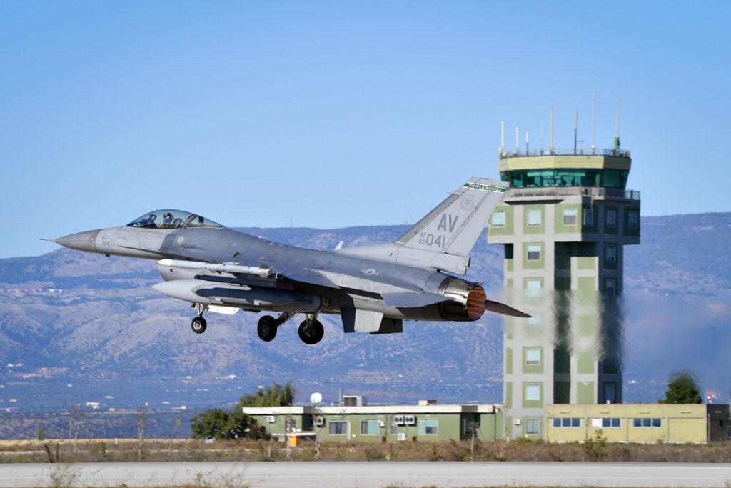 Avioanele F-16 din Polonia au interceptat un avion de recunoaștere rus deasupra Mării Baltice. 2 Avioanele F 16 din Polonia au interceptat un avion de recunoastere rus deasupra Marii Baltice