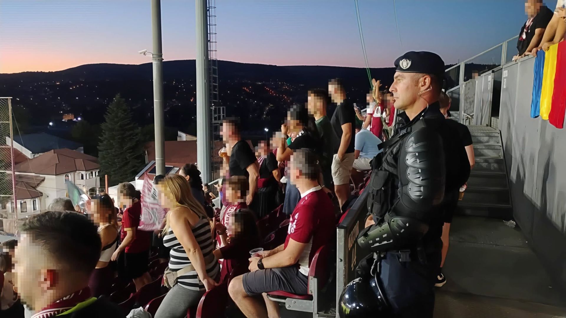 CFR Cluj - FCSB, un meci de mare importanță cu măsuri speciale! Restricții de circulație, controale stricte și sute de jandarmi mobilizați în zona stadionului. 2 CFR Cluj FCSB un meci de mare importanta cu masuri speciale Restrictii de circulatie controale stricte si sute de jandarmi mobilizati in zona stadionului