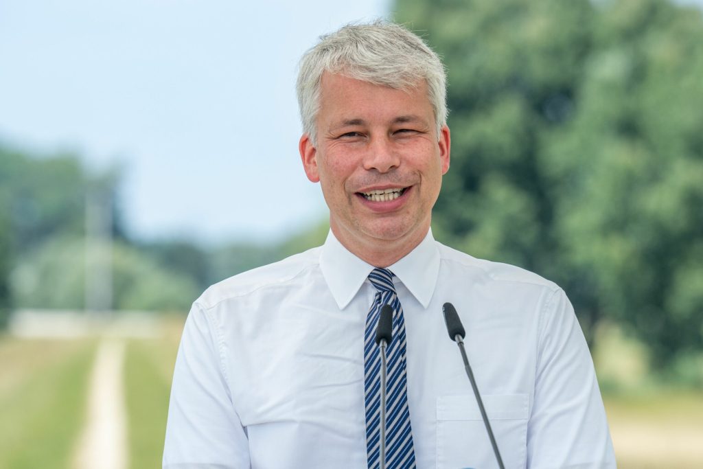Călătorie plină de aventuri pentru noul ministru german al Transporturilor: sistemul de aer condiționat din tren s-a defectat. 4 Calatorie plina de aventuri pentru noul ministru german al Transporturilor sistemul de aer condiionat din tren s a defectat