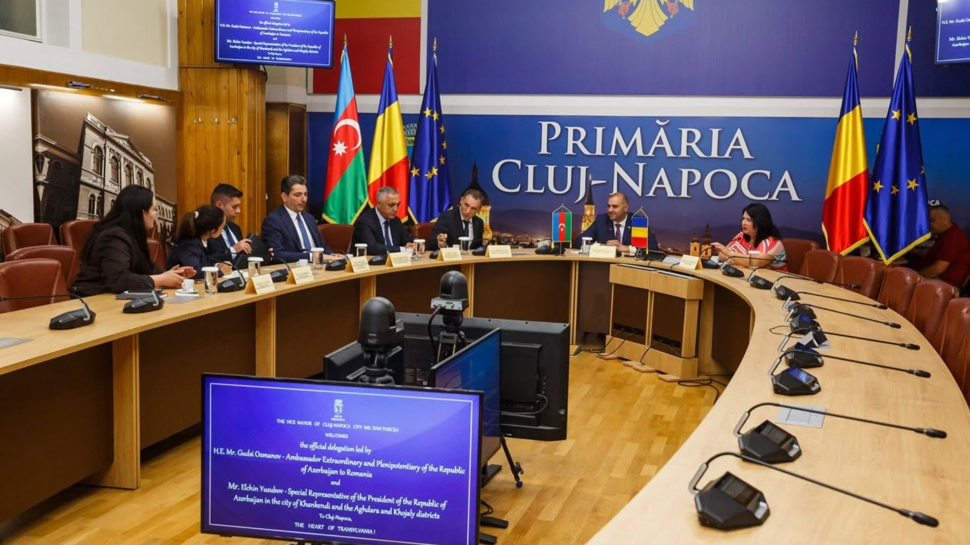 Cluj Napoca devine din ce in ce mai conectat international Amassadorii Republicii Moldova si Azerbaidjanului au vizitat Primaria pentru discutii