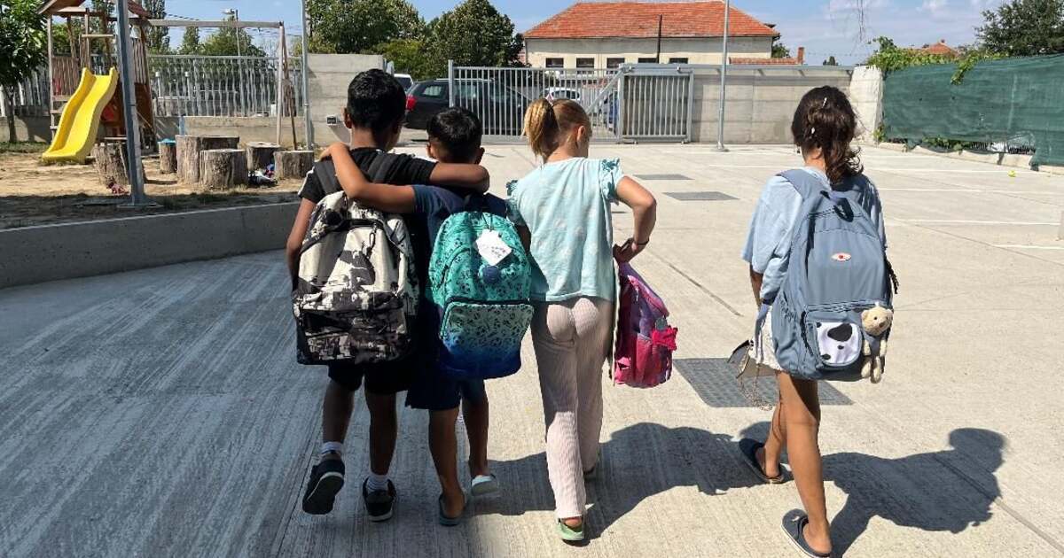 Cu un ghiozdan donat, poți sprijini un copil să înceapă anul școlar cu toate materialele necesare. Campania revine la Timișoara. 2 Cu un ghiozdan donat poi sprijini un copil s nceap anul colar cu toate materialele necesare Campania revine la Timioara