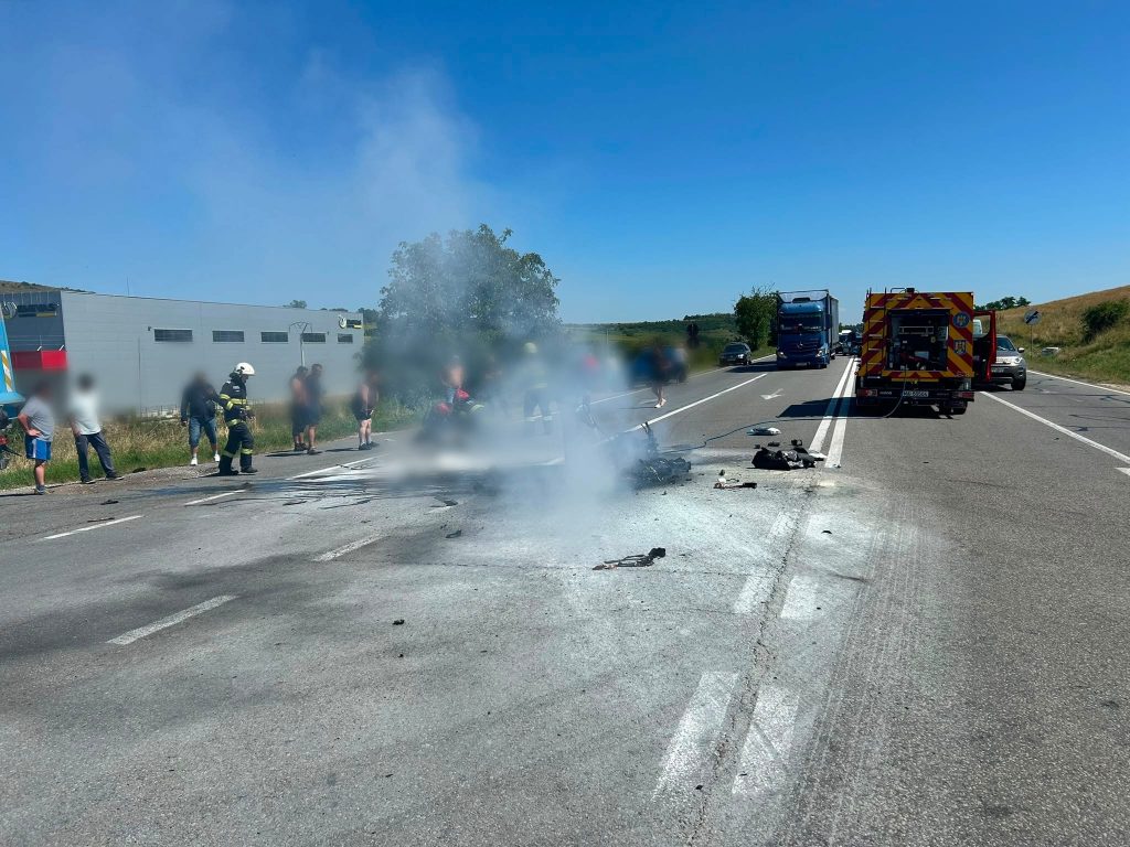Cum s-a produs tragedia de la Cluj! Şoferul camionului ar fi virat la stânga fără a-i da prioritate motociclistului. 2 Cum s a produs tragedia de la Cluj Soferul camionului ar fi virat la stanga fara a i da prioritate motociclistului