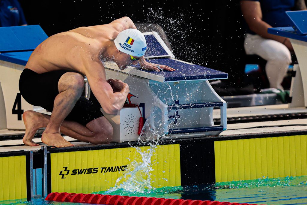 David Popovici s a calificat in semifinale la proba de 200 de metri liber la Campionatele Europene de la Paris reusind al patrulea timp din serii