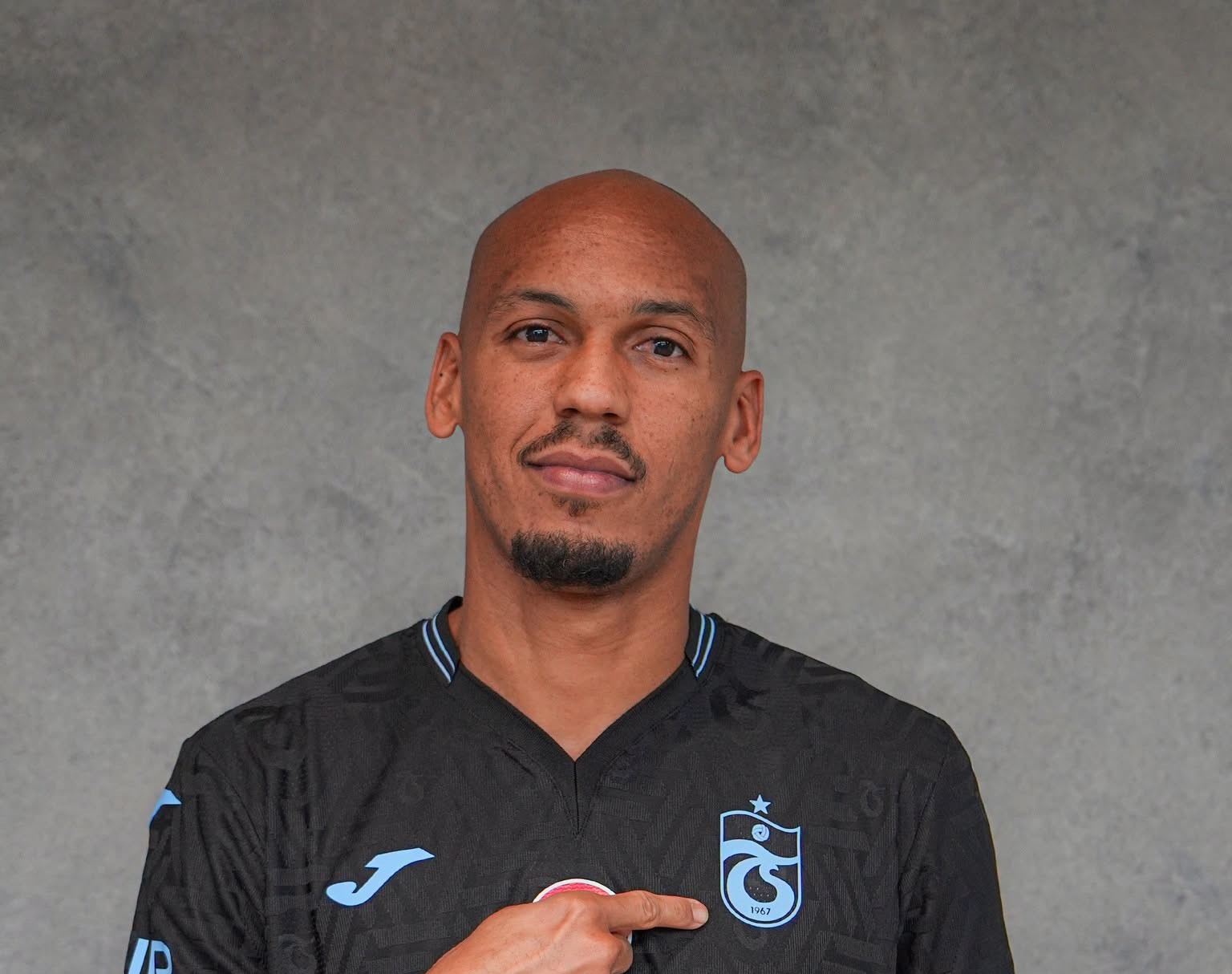 Fabinho se alătură lui Mohamed Salah la Trabzonspor. Fost câștigători ai Ligii Campionilor cu Liverpool. 2 Fabinho se alatura lui Mohamed Salah la Trabzonspor Fost castigatori ai Ligii Campionilor cu Liverpool