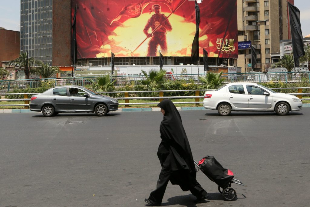 Iran: „30.000 de dolari pentru orice persoană care capturează sau ucide un soldat american” 2 Iran 30000 de dolari pentru orice persoana care captureaza sau ucide un soldat american