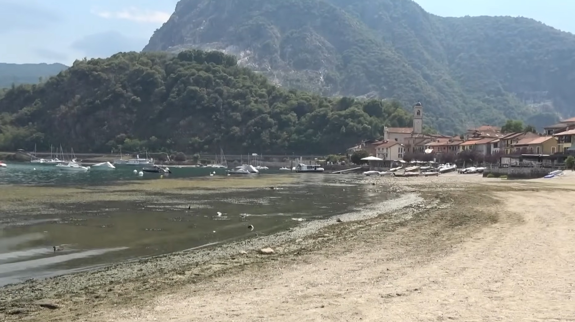 Italia si Elvetia pompeaza ap din Lacul Lugano in Lacul Maggiore afectat de seceta