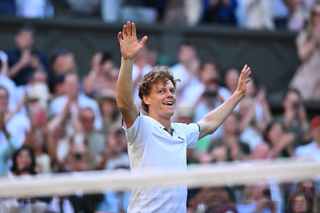 Jannik Sinner se pregătește la Torino pentru revenirea la US Open. Liderul mondial ATP își sărbătorește duminica aceasta a 25-a aniversare. 2 Jannik Sinner se pregateste la Torino pentru revenirea la US Open Liderul mondial ATP isi sarbatoreste duminica aceasta a 25 a aniversare