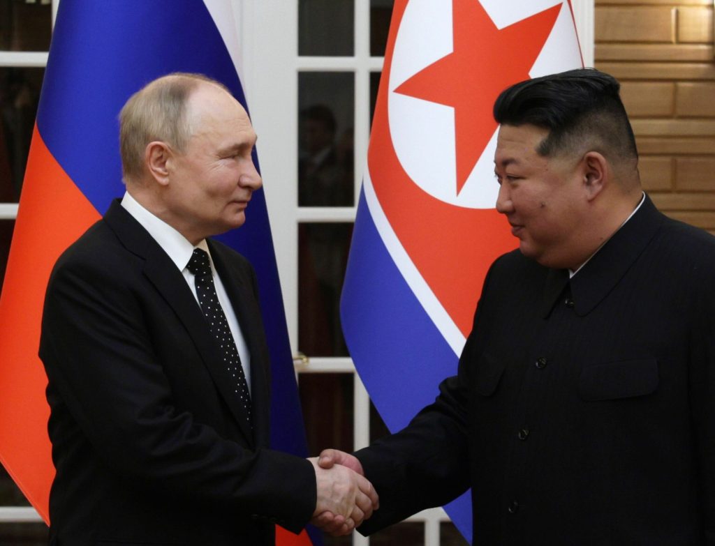 Kim Jong Un inchiriaza soldati pentru Putin cu 2000 de dolari pe luna Coreea de Nord obtine miliarde din conflictul Rusiei